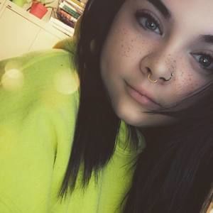 Meet your Posher, Ayla